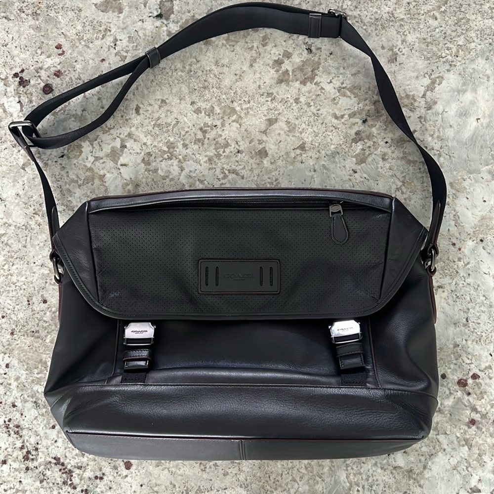 Coach Messenger Bag. Black. Excellent condition.